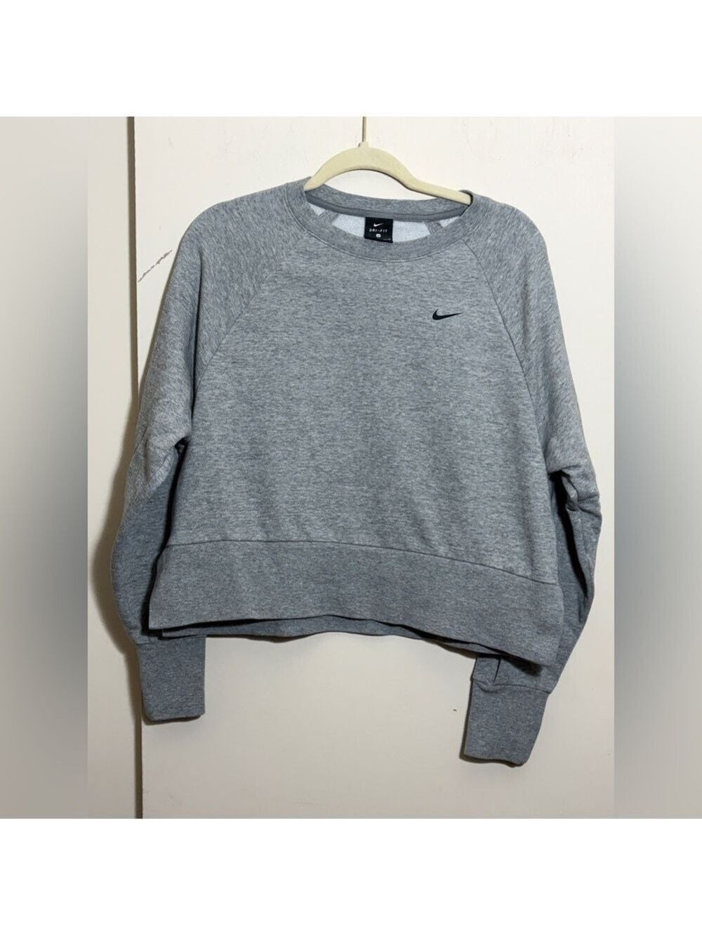 Nike Womens Versa Dri FIT Cropped Training Sweatshirt Size M